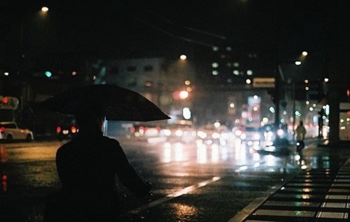 大半夜睡不著搞笑說說